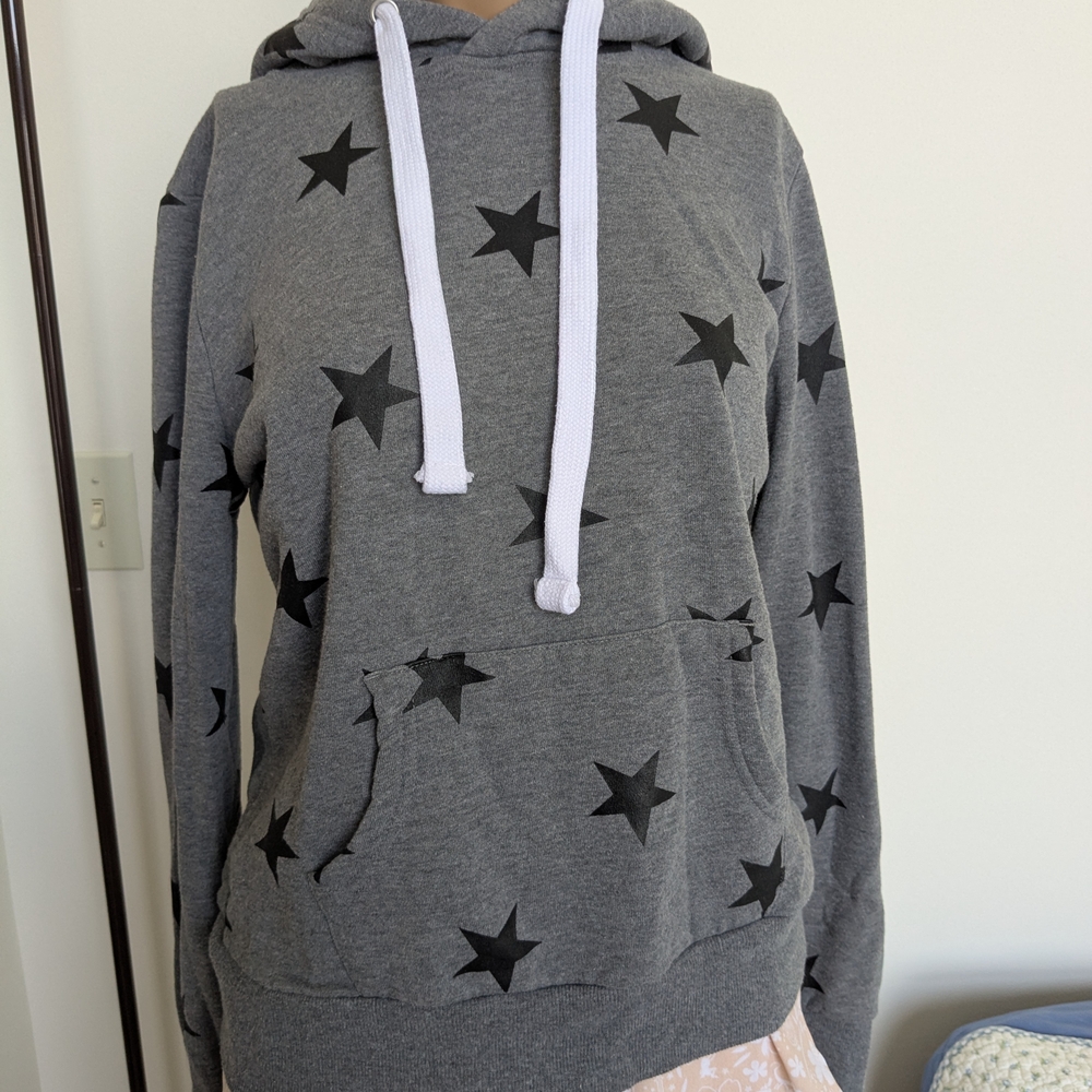Gray Star Print Hoodie